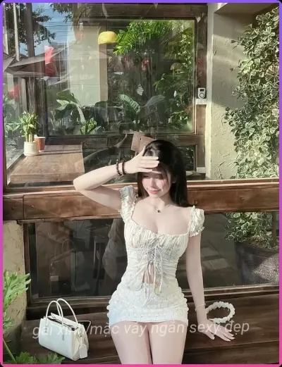 Minh họa thực tế cho gai xinh mac vay sieu ngan quyen ru.