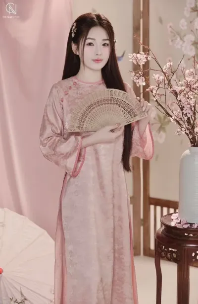 Hinh-anh-gai-xinh-mac-ao-dai-hien-dai