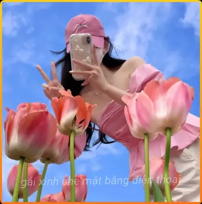 Avatar-gai-xinh-che-mat-bang-dien-thoai