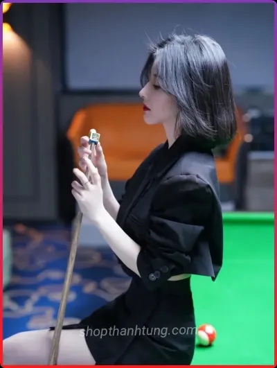 Hinh-gai-dep-toc-ngan-than-thai-noi-bat