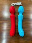 sextoy 2 đầu, một đầu rung, một đầu lưỡi liếm
