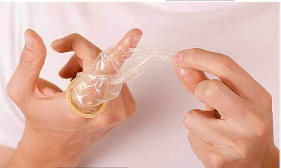 Bao cao su bị tuột là như thế nào?