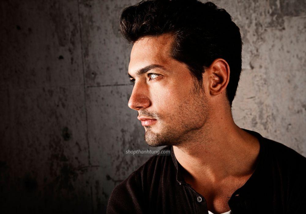 Tại sao phụ nữ thích người đàn ông lạnh lùng