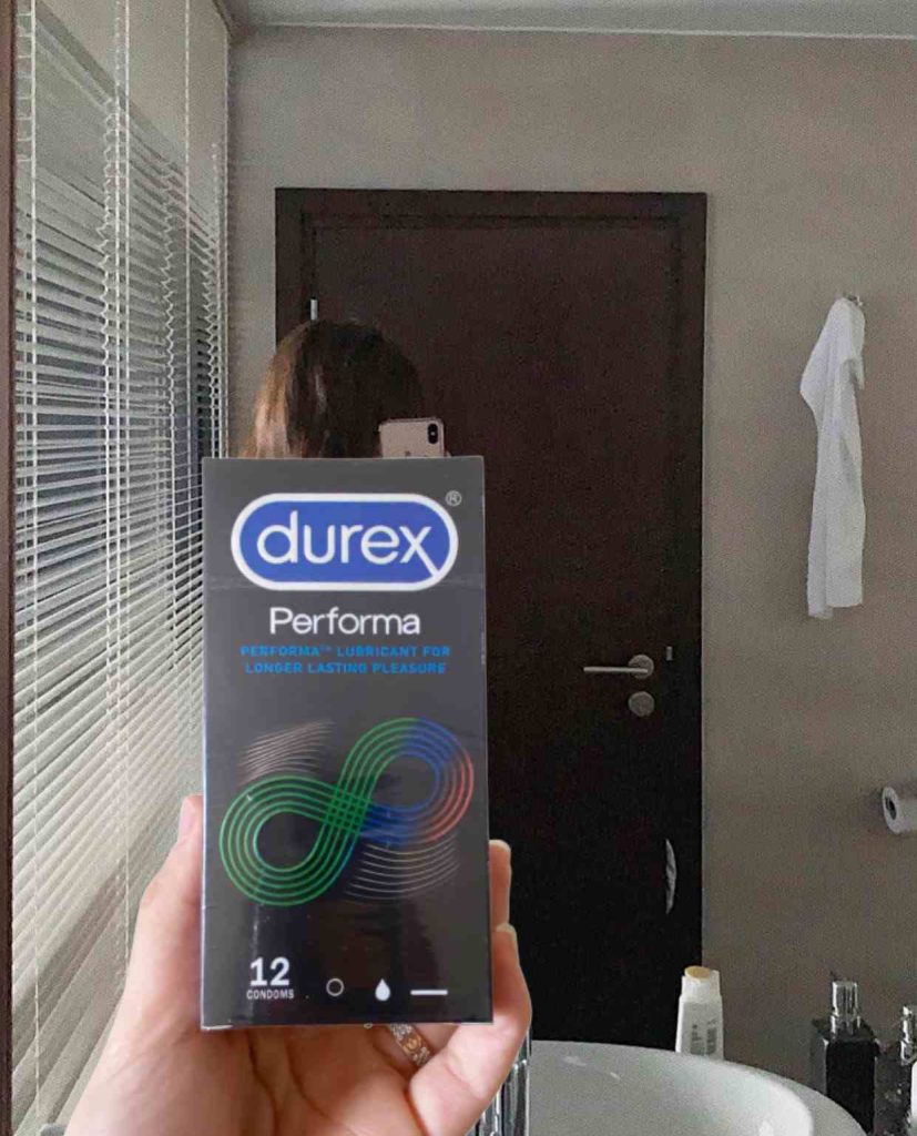 Bao cao su Durex Performa