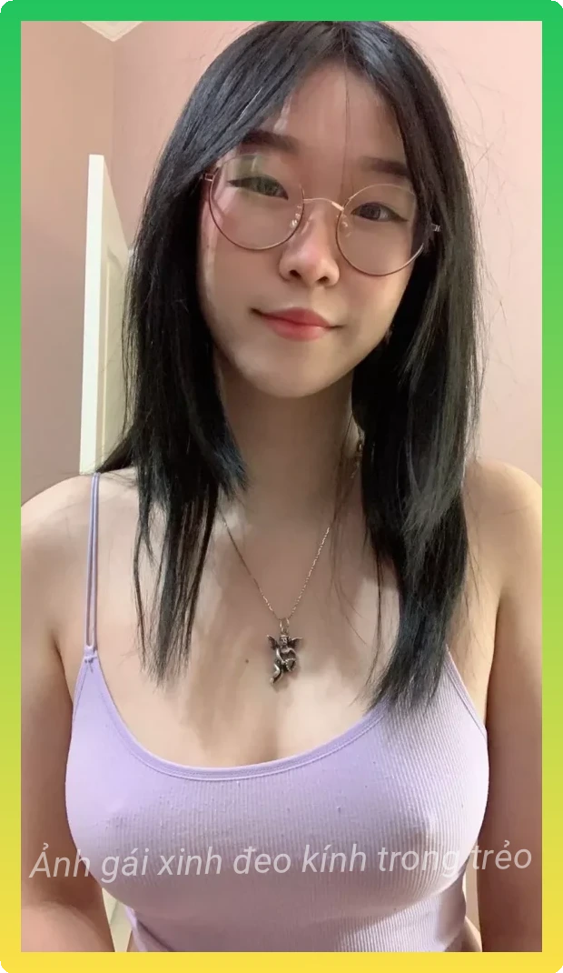 Anh gai xinh deo kinh can phong cach han quoc