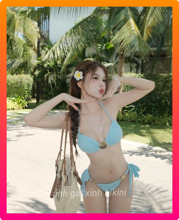 Anh gai mac bikini sieu nho voi than thai cuon hut