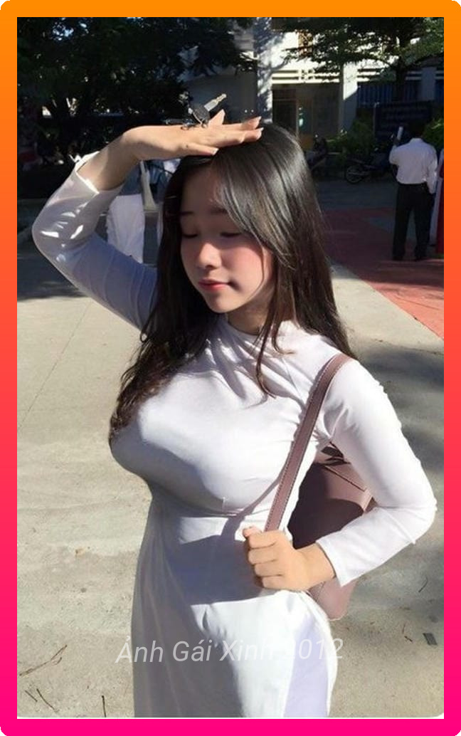 Anh gai xinh che nang
