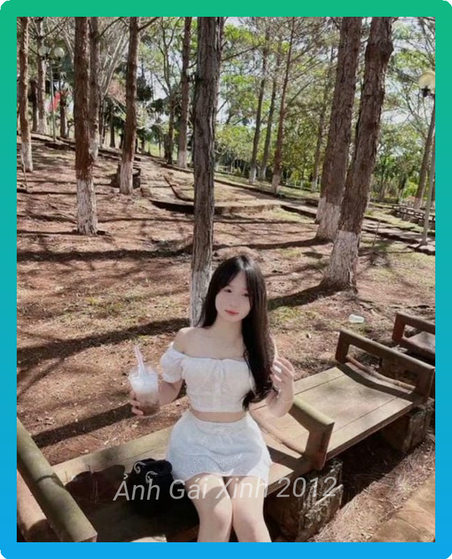 Anh gai xinh mac vay trang