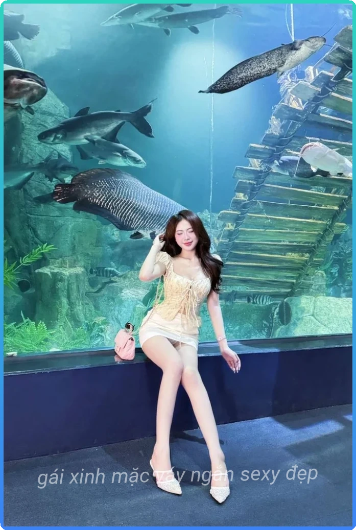 Anh gai xinh tiktok mac vay ngan noi bat