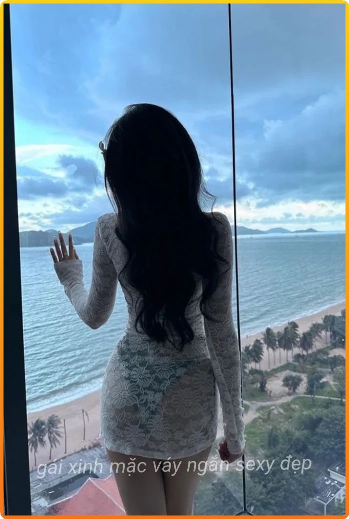 Anh gai xinh tiktok mac vay ngan thu hut