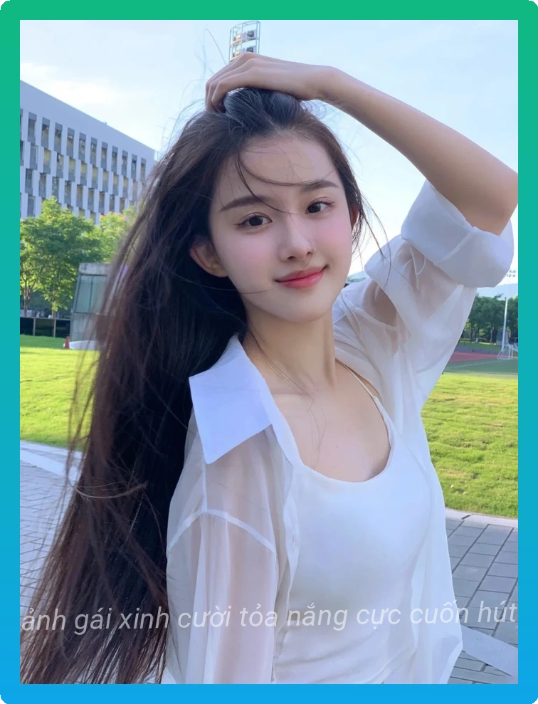 Anh gai xinh cuoi mim goi cam