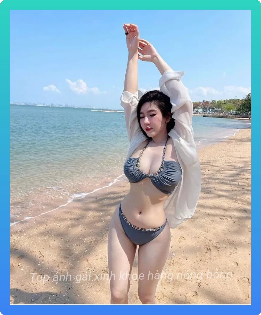 Gai xinh khoe hang khien nguoi xem khong the roi mat