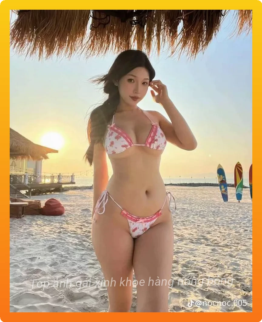 Gai xinh khoe hang trong concept nghe thuat doc dao