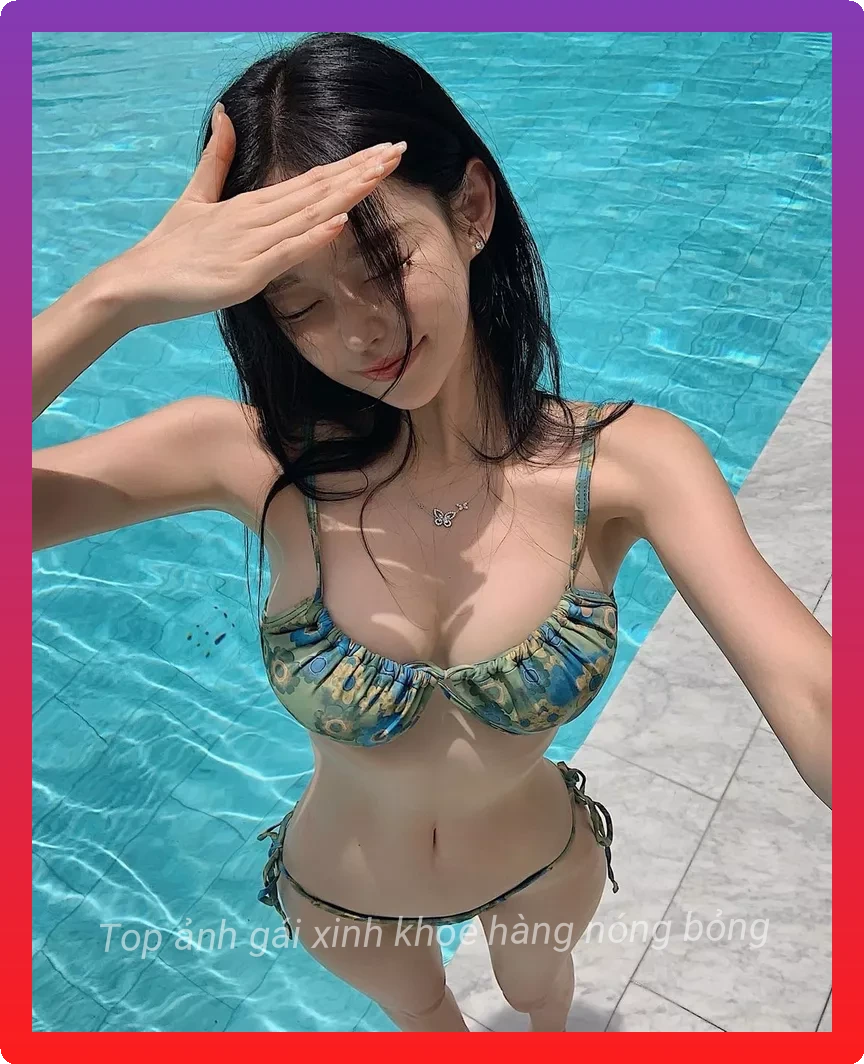 Gai xinh khoe hang trong outfit sexy hien dai