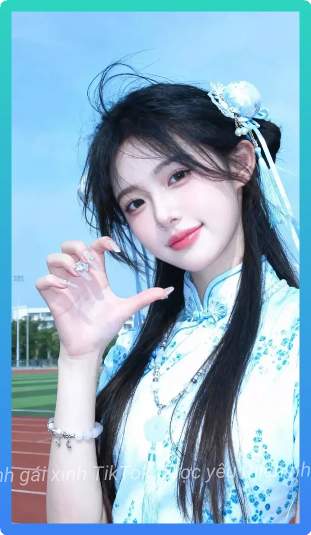 Gai xinh tiktok de thuong voi nu cuoi trong veo