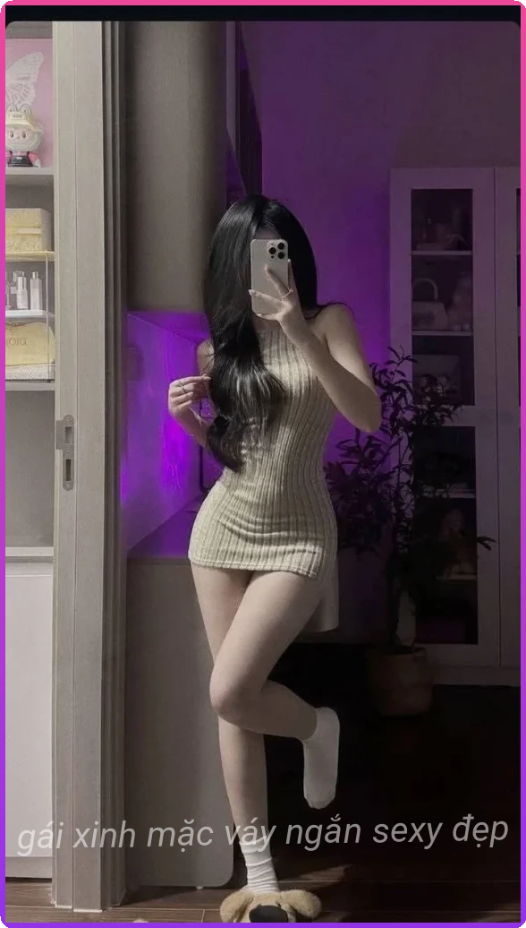 Gai xinh tiktok mac vay ngan nhay lac hong cuon hut