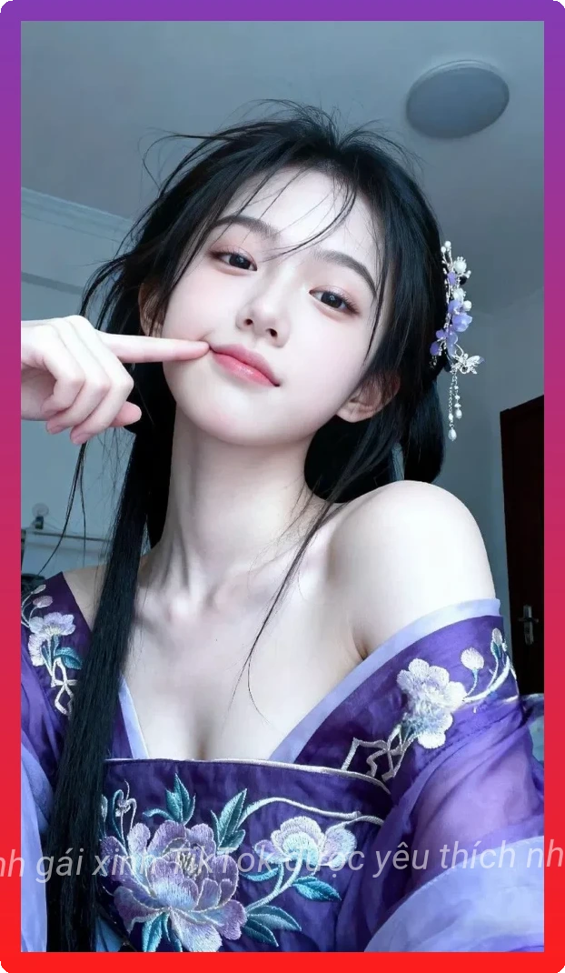 Gai xinh tiktok phong cach trong sang ngot ngao