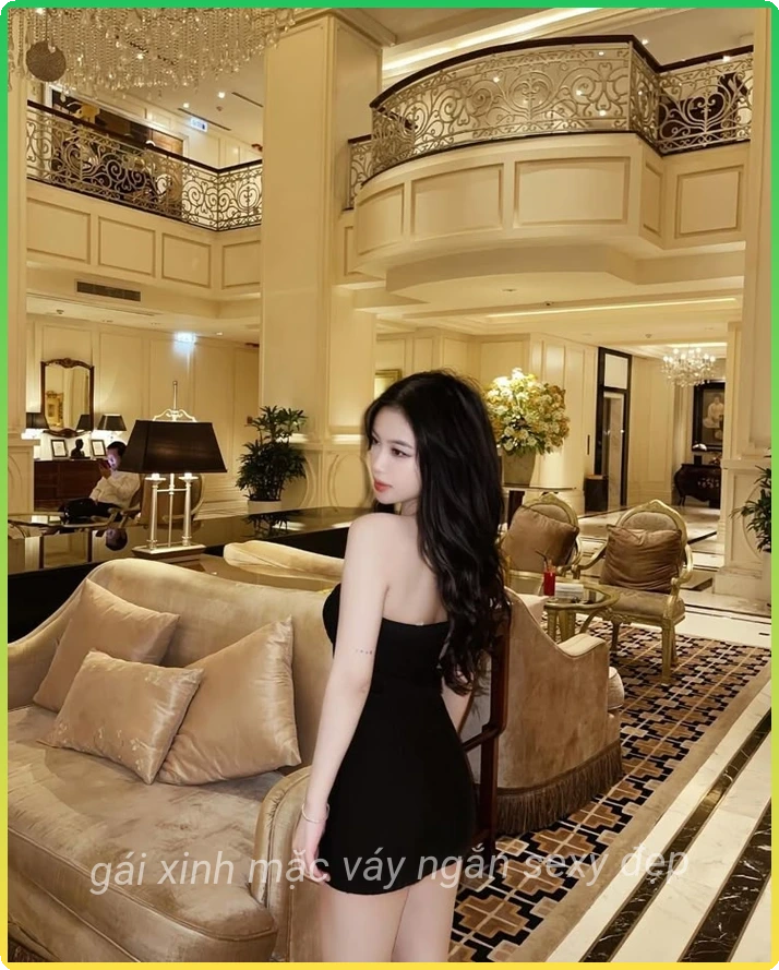 Gai xinh trung quoc mac vay ngan thanh lich