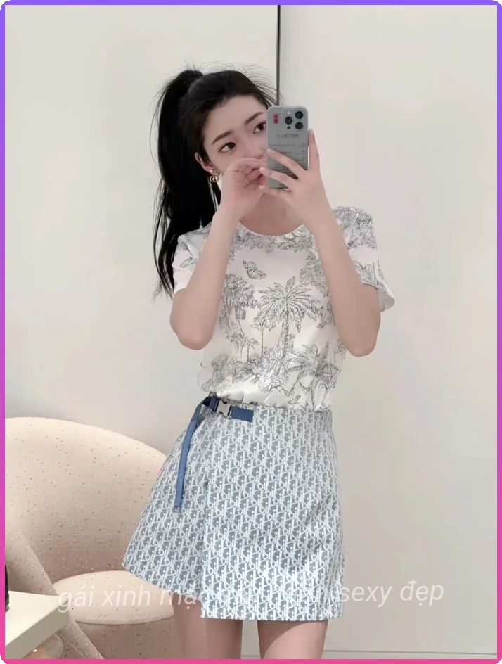 Gai xinh viet nam vay ngan tre trung