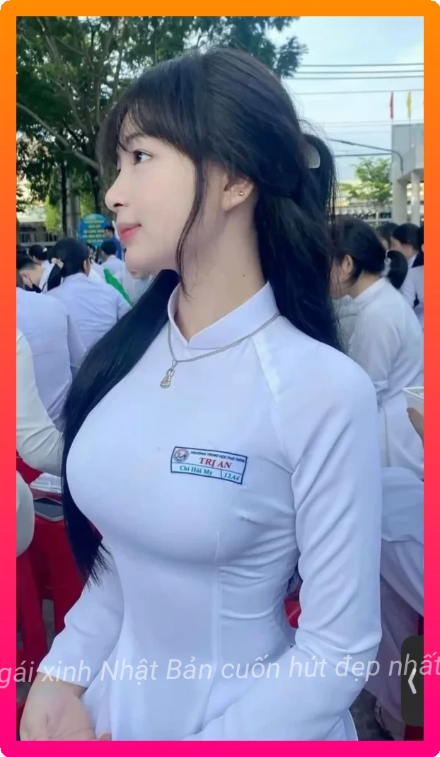 Gai xinh mac ao dai viet nam cuon hut