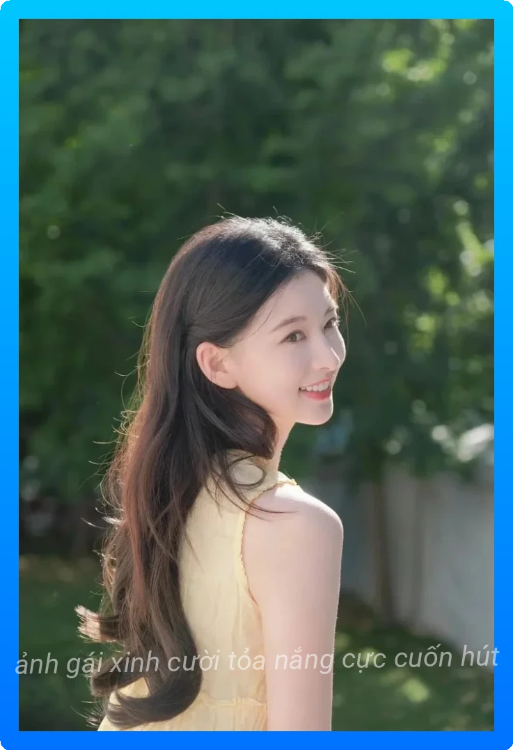 Hinh anh gai xinh cuoi quyen ru