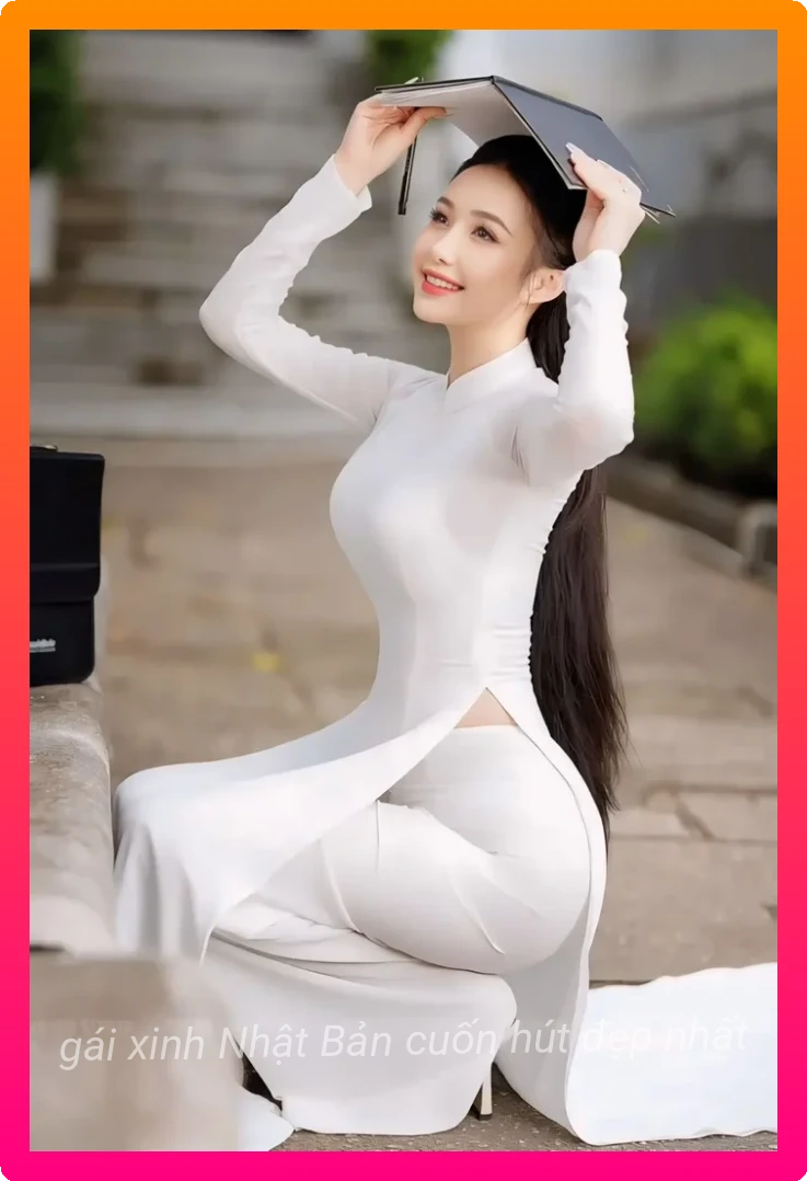 Hinh gai xinh ao dai phong cach nhe nhang