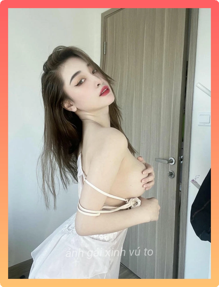 Hinh gai xinh du bu khoe dang