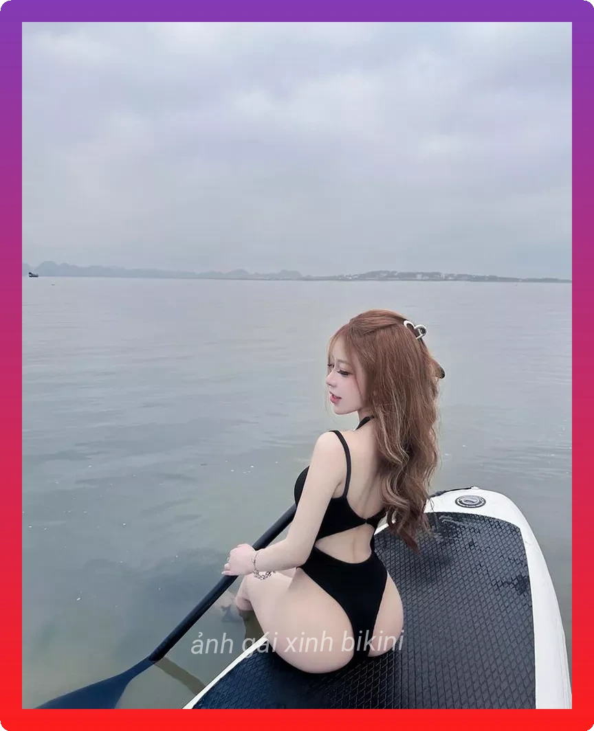 Hot girl bikini nang dong trong ky nghi he