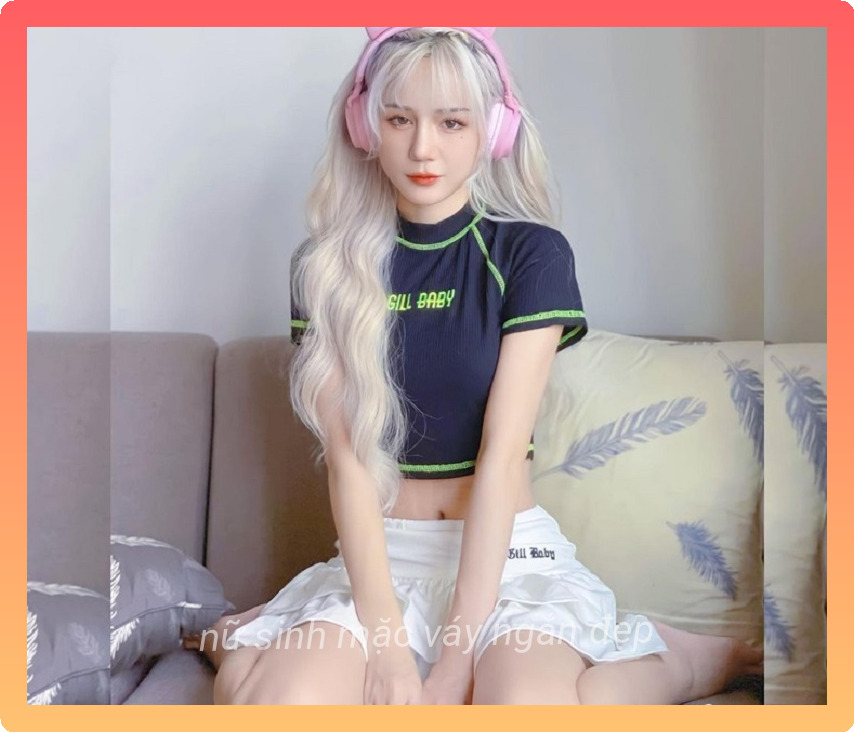 Gai xinh mac vay xep ly sieu ngan 32