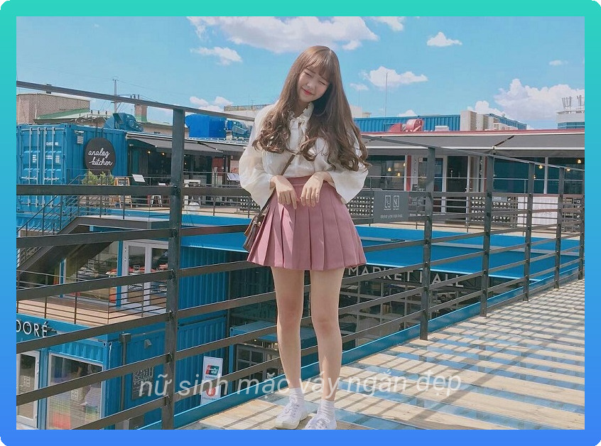 Gai xinh mac vay xep ly sieu ngan 38